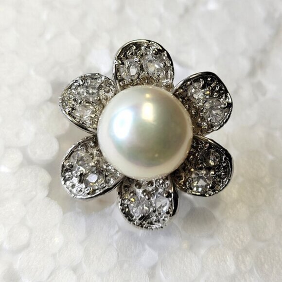 Genuine White Pearl and Swaroski Flower Ring Size 5.5 - Picture 6 of 7